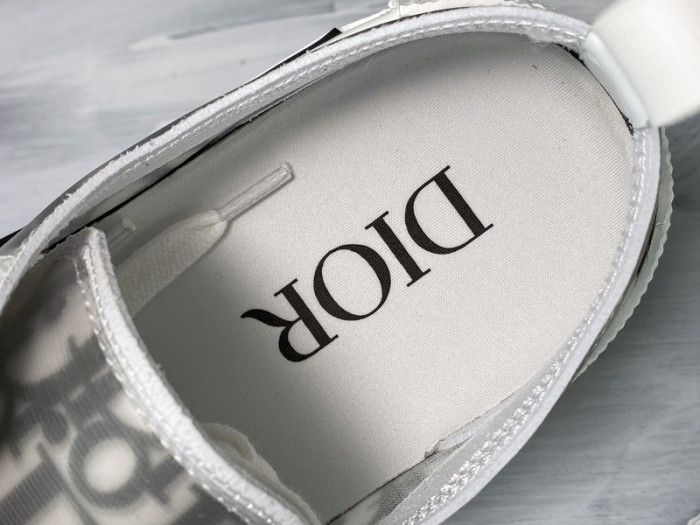 b23 oblique low top sneaker