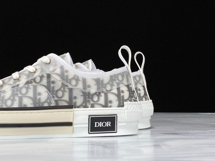 b23 oblique low top sneaker