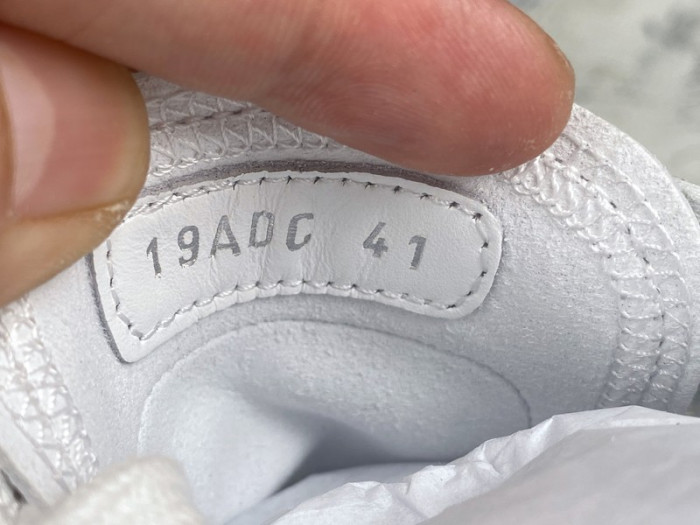 b23 oblique low-top sneaker