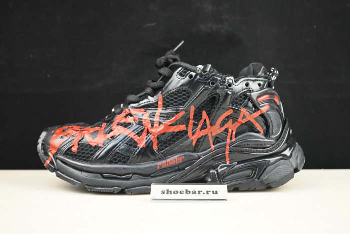 Ba*len*cia*ga runner