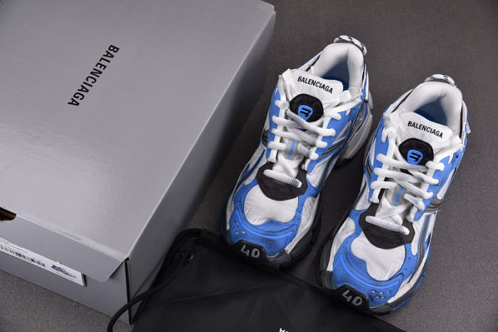 Ba*len*cia*ga runner