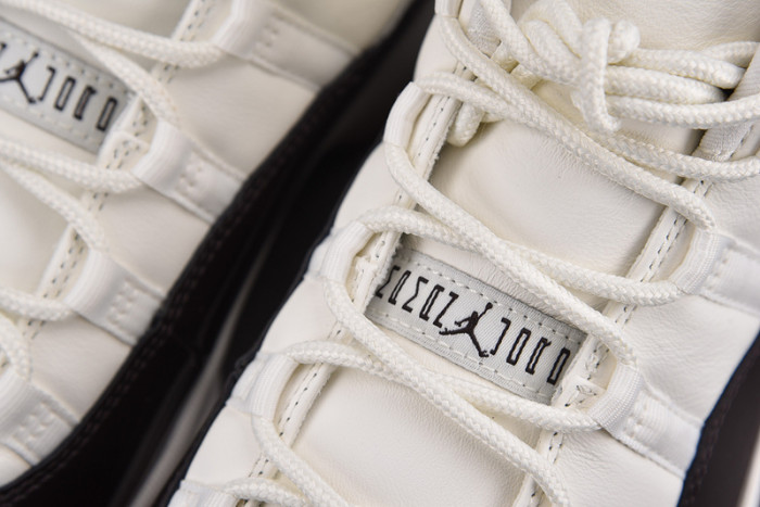 air jordan 11 wmns "neapolitan"