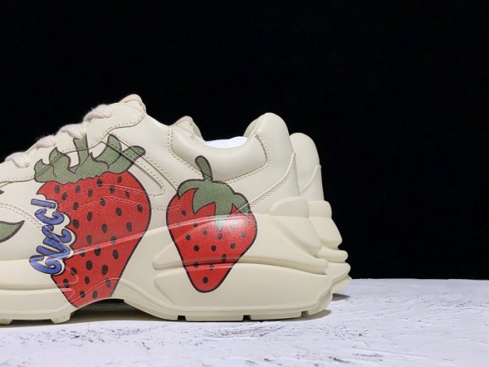 G*u*i1 rhyton sneaker