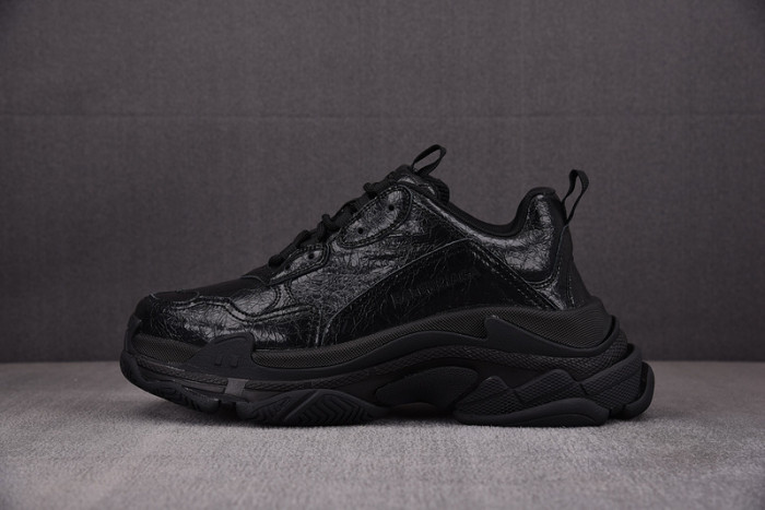 Ba*len*cia*ga triple s black