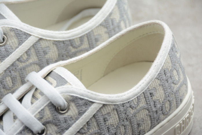 b23 oblique low-top sneaker