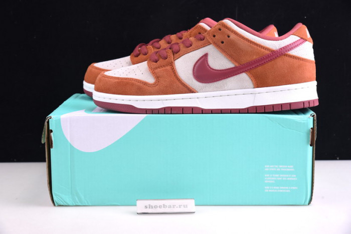 nike sb dunk low pro dark russet cedar bq6817-202