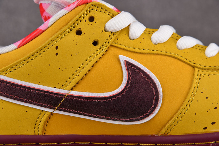 nike sb dunk low yellow lobster