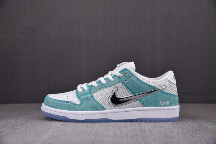 nike sb dunk low april skateboards