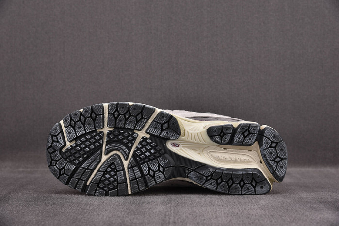 new balance 2002r protection pack rain cloud