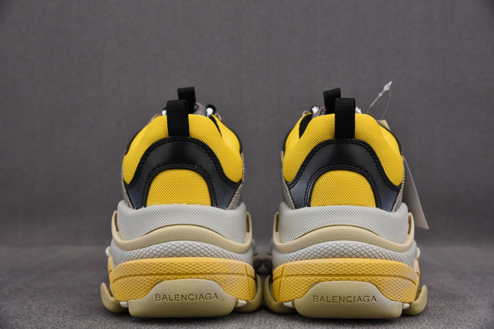 G*u*i x balen the hacker project triple s beige green yellow 981067 umo20 9766