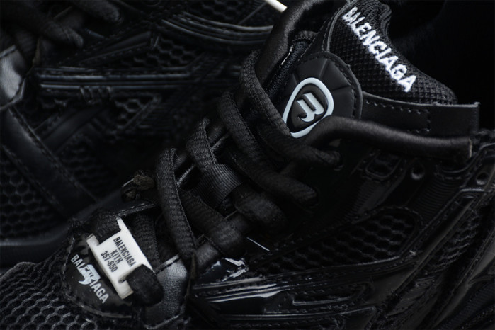 Ba*len*cia*ga runner