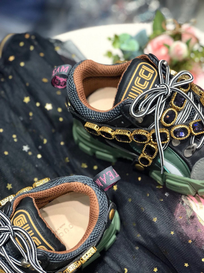 G*u*i1 flashtrek sneaker