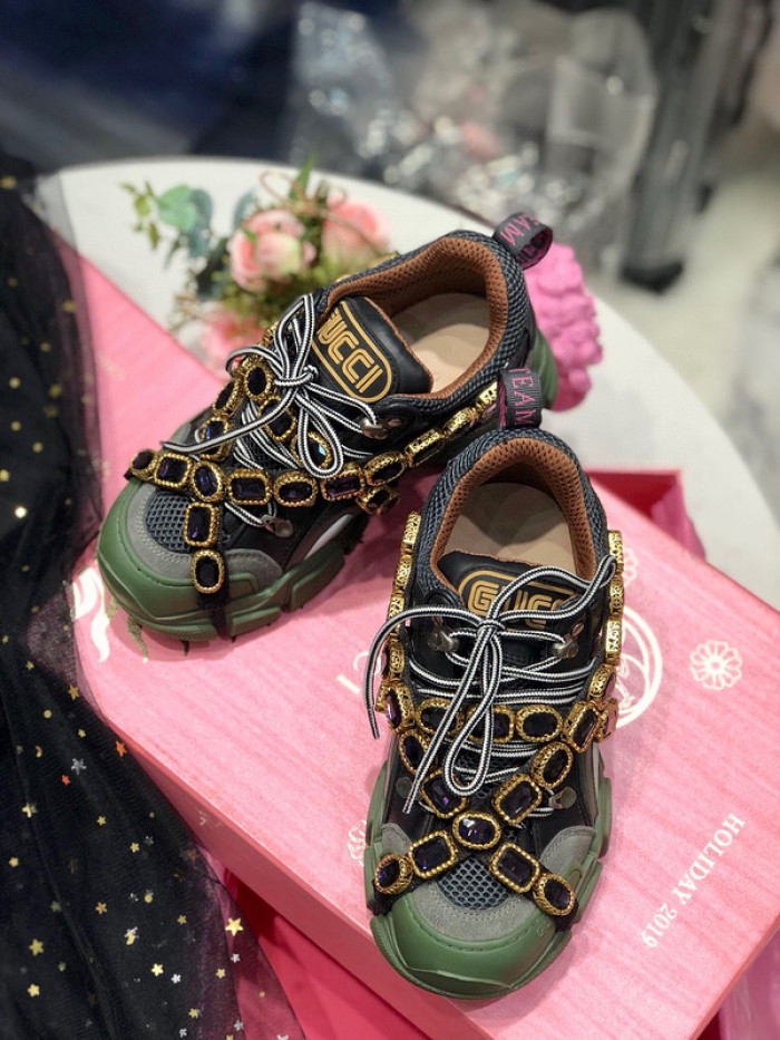 G*u*i1 flashtrek sneaker