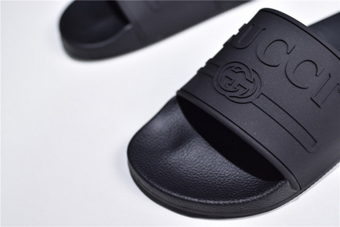 G*u*i1 sandals