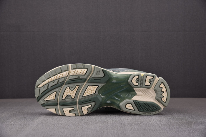 As*ic*s gel-kayano 14 1201a161-301