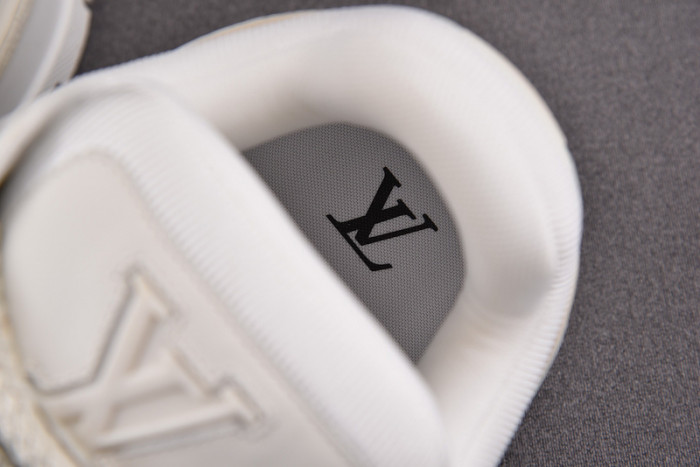 l&v trainer maxi white