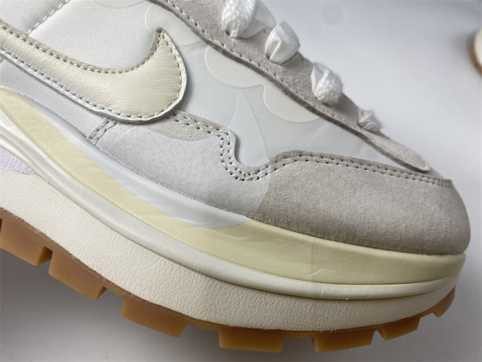 sacai x nike vaporwaffle white dd1875-100
