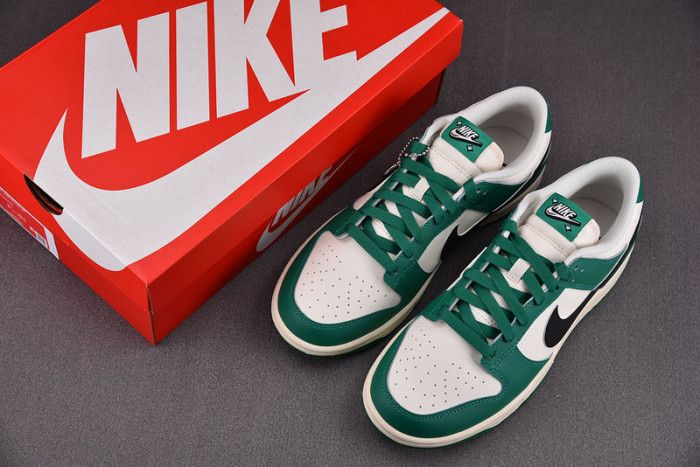 nike dunk low se lottery malachite