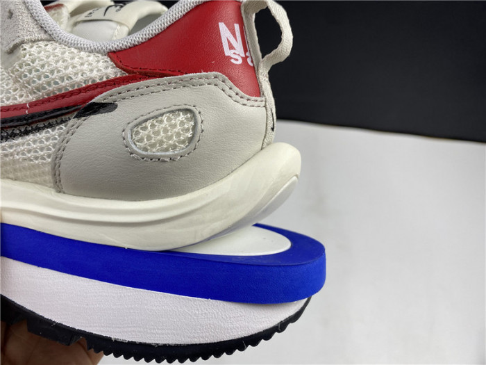 nike vaporwaffle sacai sport fuchsia game royal cv1363-100