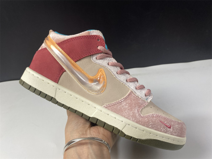 Nike SB Dunk Low Rodeo Tourmaline HF3058-300